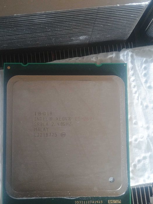 Intel xeon E5-2609 и E5-2650V3 процесори