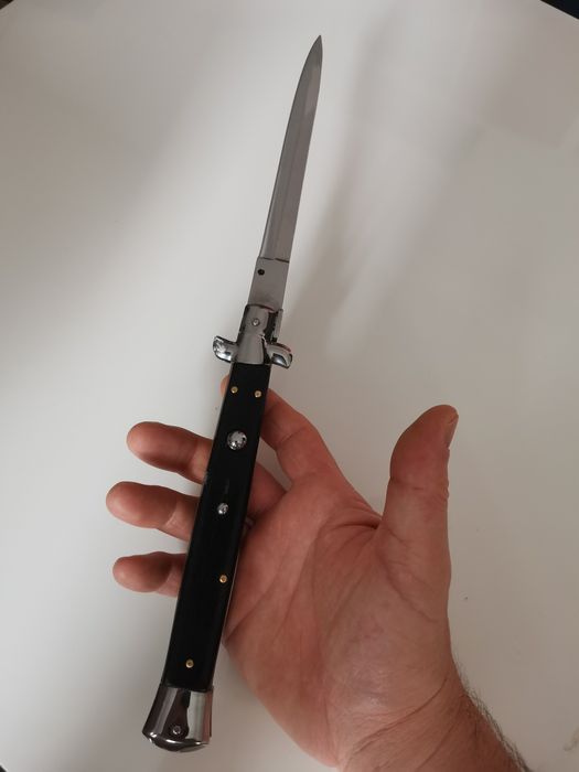 Briceag Stileto cu buton și blocator, Cuțit italian cuțit vanatoare