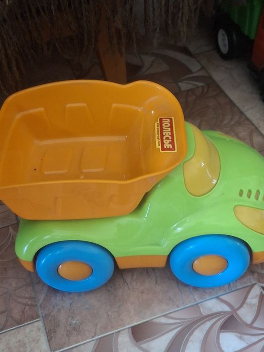 Новая   игрушка.