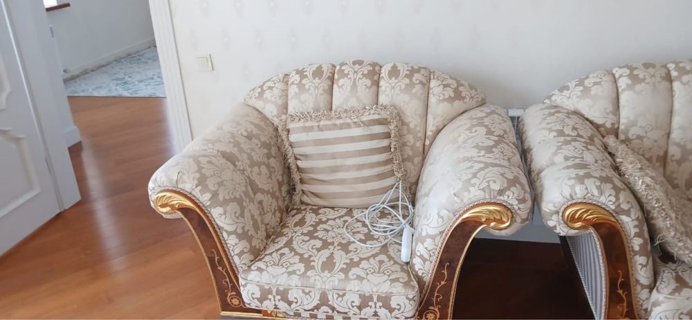 Диван и 2 кресла