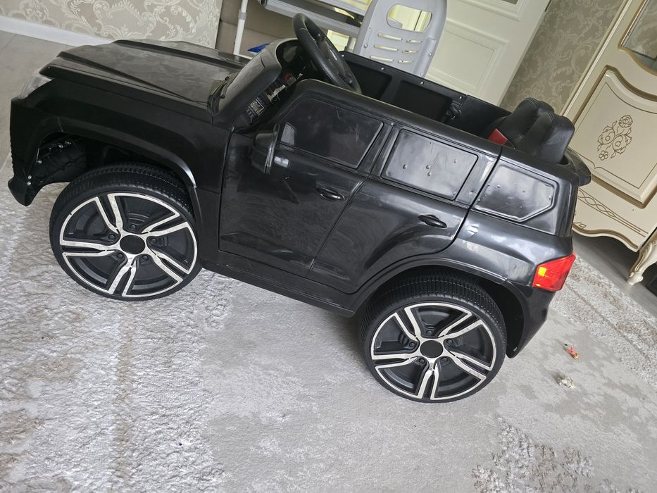 Продам детский автомобиль