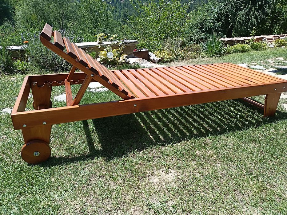 Шезлонг дърво градински или плажен с колела