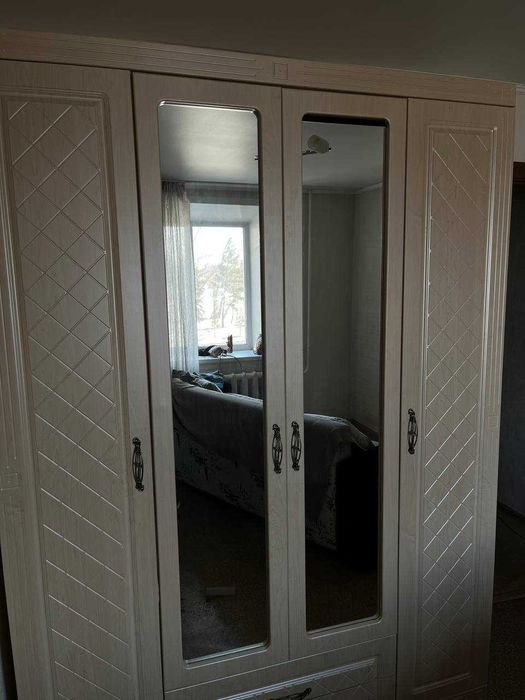 Шкаф 220х160х50 см