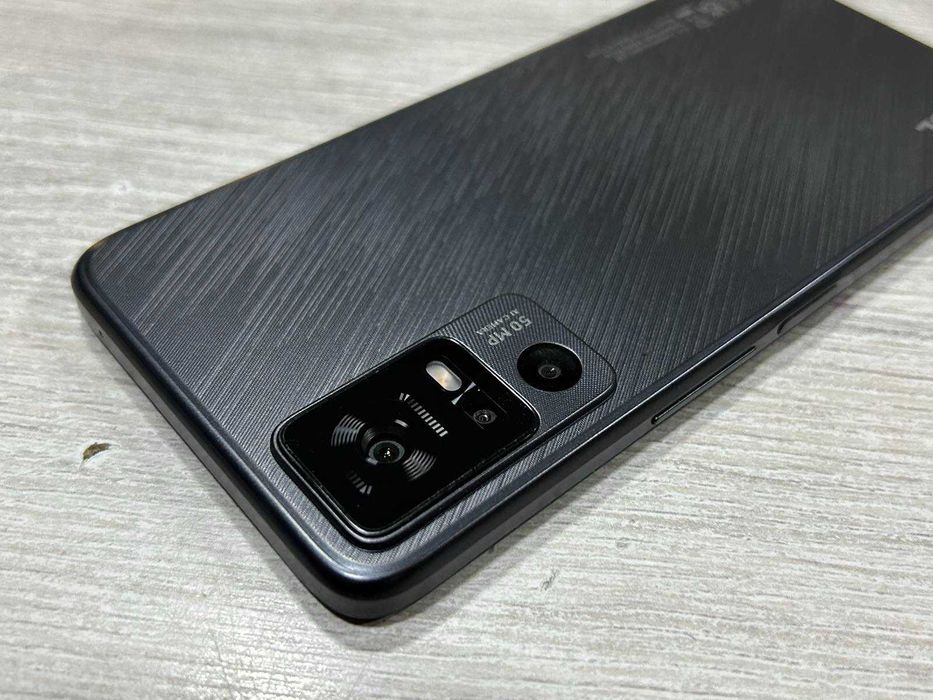 TCL 40R 5G 64 GB 4 RAM