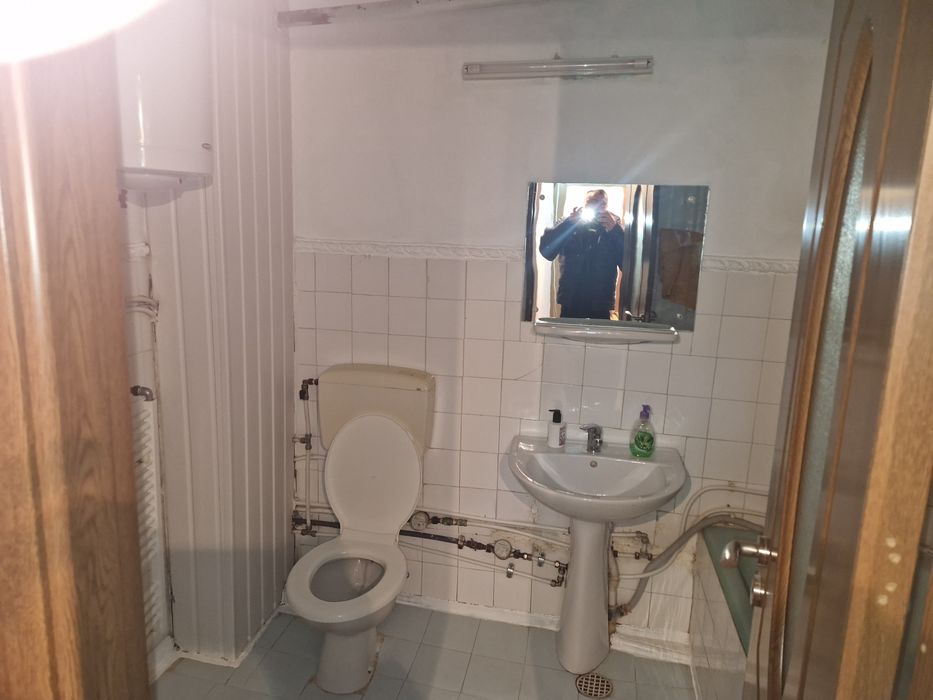 Închiriez apartament cu două camere