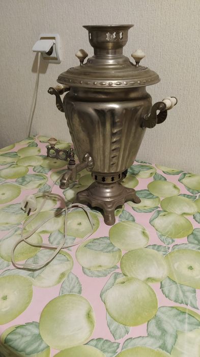 Продам эл. вафельница и до.