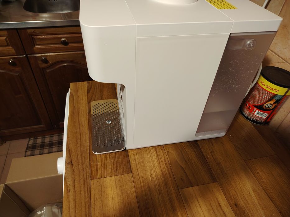 Продавам диспенсър за вода с обратна осмоза.