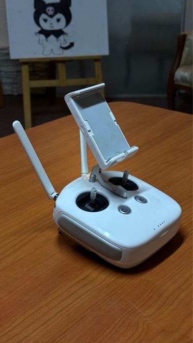 Продам Дрон Phantom 4 + 10 лопастей