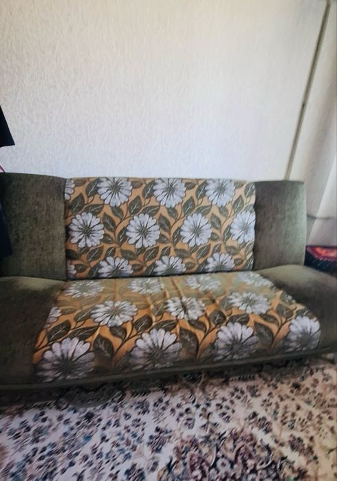 Продается уголок, пр-во Россия