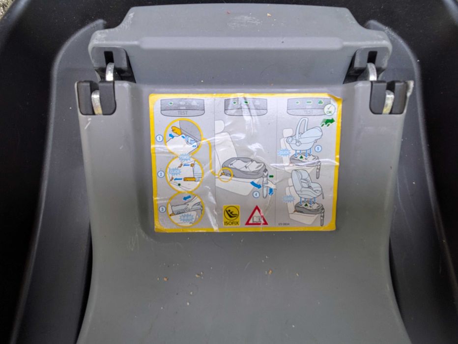 ТУРБО ПРОМОЦИЯ: Бебешко столче за кола Maxi Cosy с isofix база