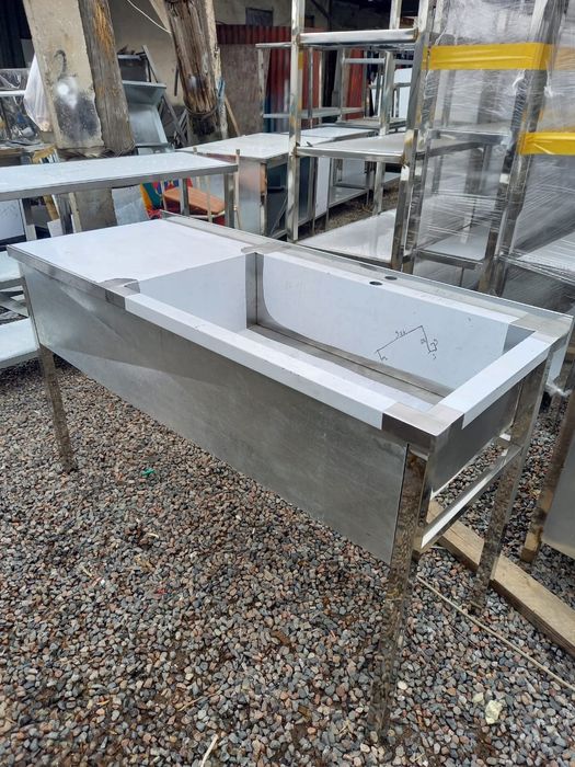 Металлический стол, мойка из нержавейки, котломойка, полка на стол.