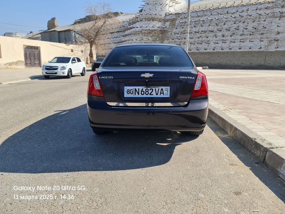 Жентра автомашинаси сотилади.