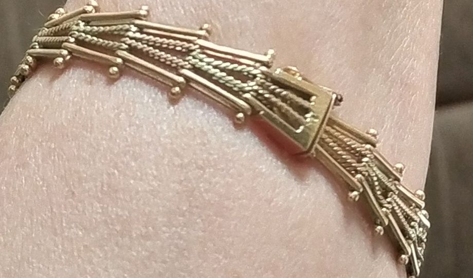 Продам бриллиантовый золотой комплект,серьги и кольцо,