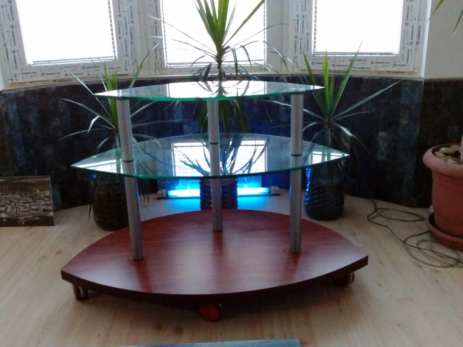 продавам телевизионна поставка