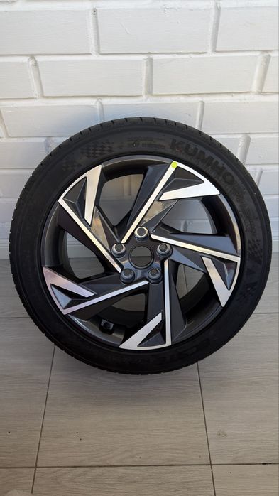 Продам оригинальные диски Hyundai Kia с резиной