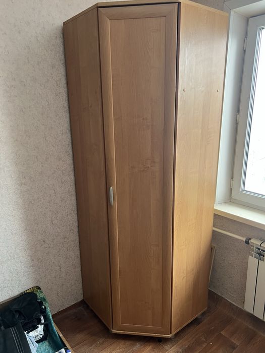 Продам угловой шкаф недорого