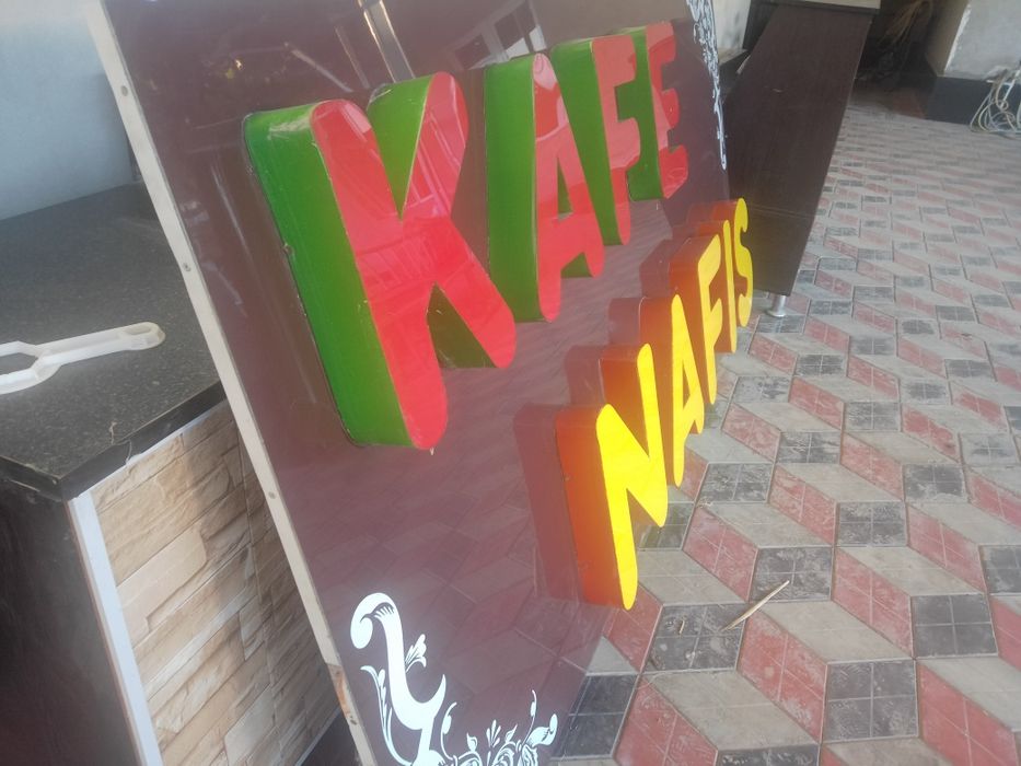 Yonadigan reklama tablosi sotiladi