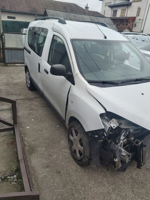 Dezmembrez Dacia Dokker 2018 1.5 dci persoane