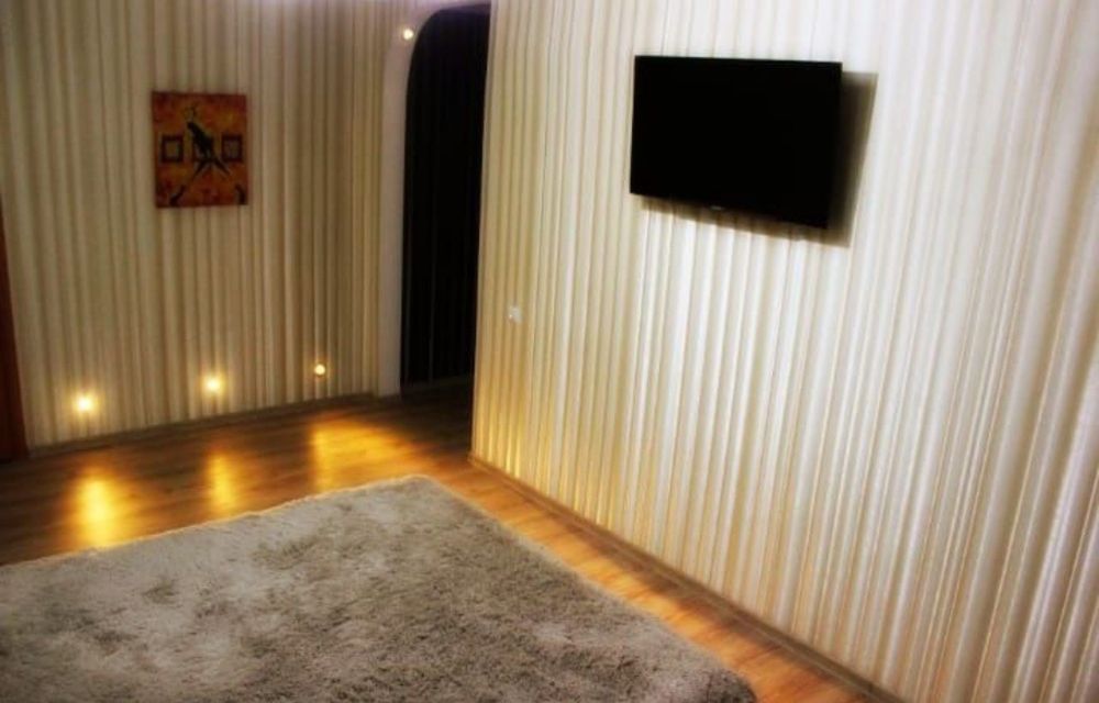 Часы 2000 тенге. 1-но комнатная в Центре. Абая