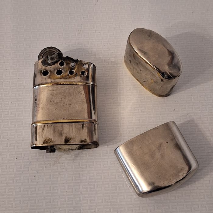 Bricheta Tommy lighter anii 40