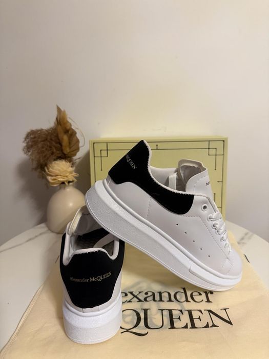 Adidasi Alexander McQueen Classic