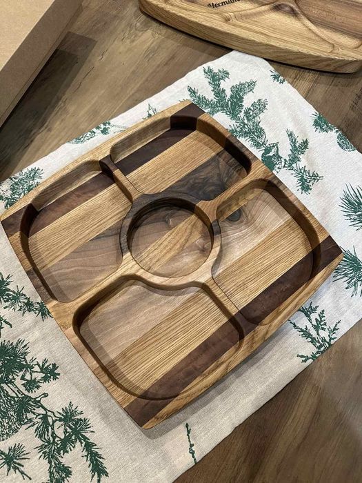 Ръчно изработени дъски за мезета, подноси изделия от дърво