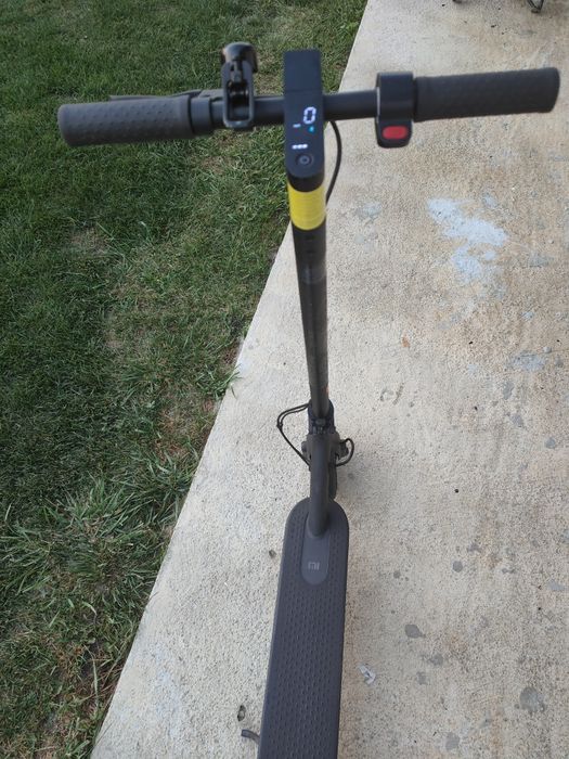Xiaomi Mi Electric Scooter din generația M365