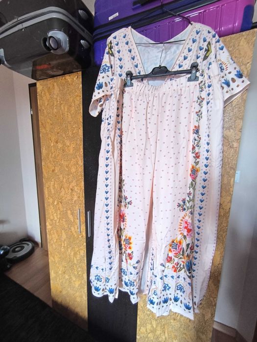 Сатениран комплект от две части