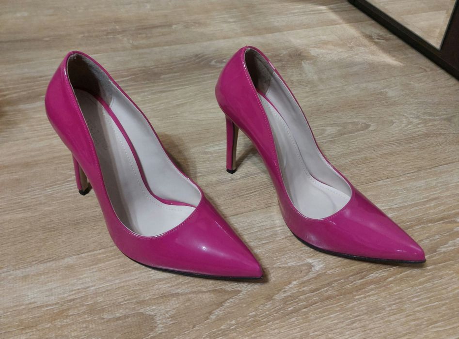 Продаётся женская обувь