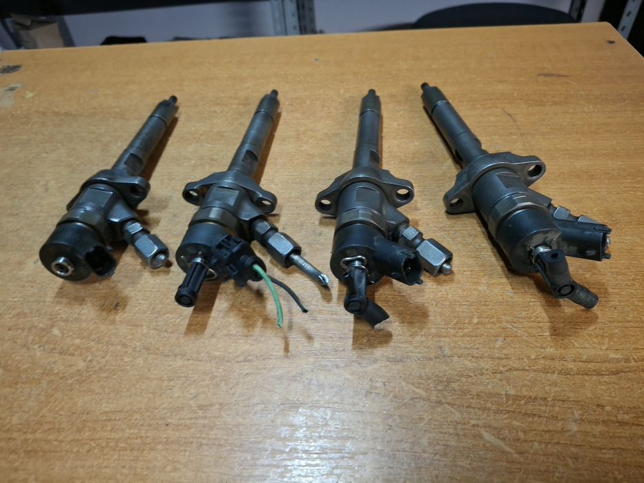 Injectoare Citroen Peugeot Mazda Volvo 1.6 D
