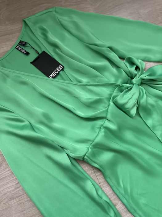 Нова ефектна рокля PIECES в ирландско зелено