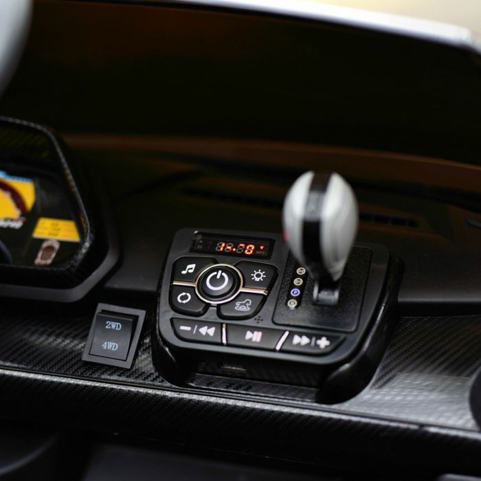 Детская машина Lamborghini Veneno XMX615 4WD 12v10ah есть монитор mp4