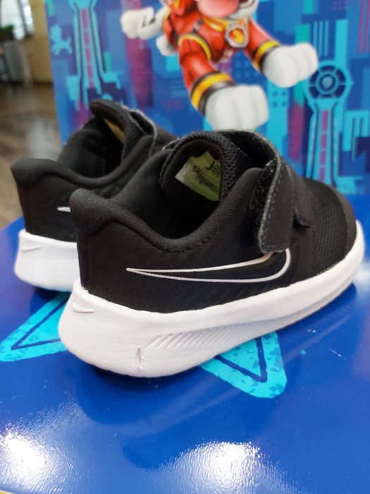Продавам детски Nike