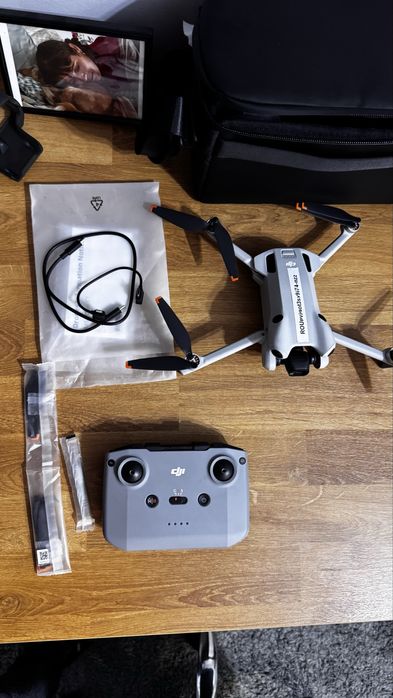 Drona DJI mini 4 pro