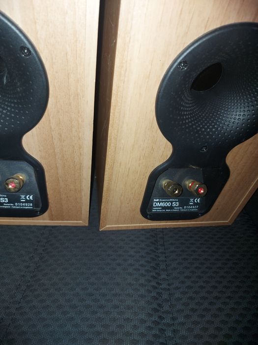 Virtually Invisible Bose.Bowers&Wilkins DM600 S3