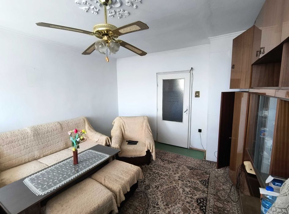 Тристаен апартамент в Три чучура център