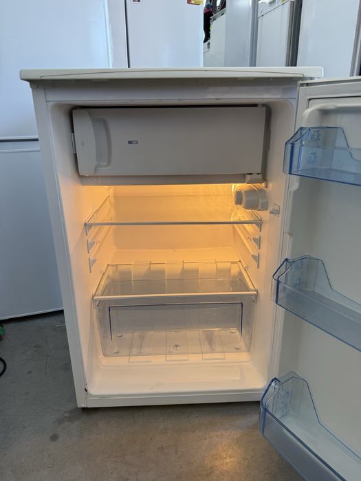 Фризер Vestfrost A+ и Хладилник със камера