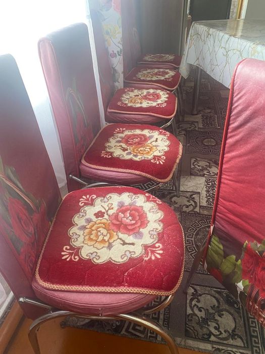 Продам кухонные стулья