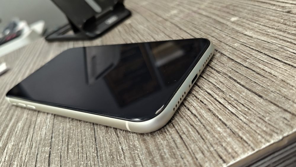 iPhone 11 128GB White
