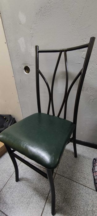 Продам два стула