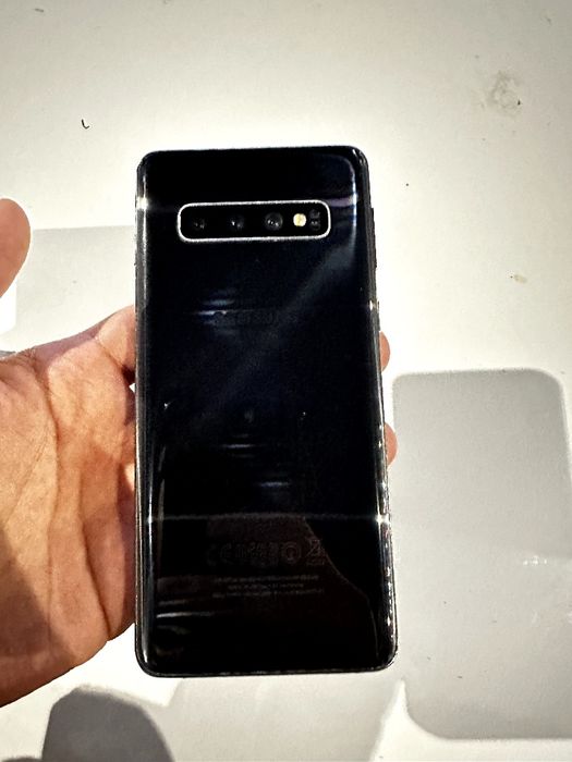 Samsung s10. 128Gb SROCHNO !!