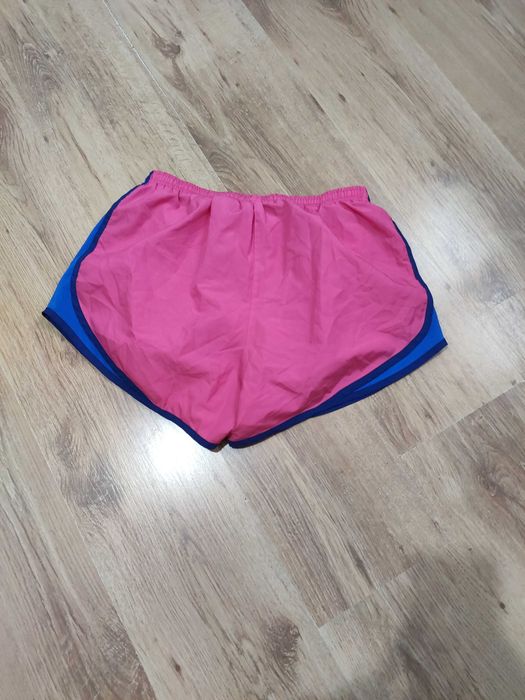 Pantaloni scurti de dama Nike marimea M