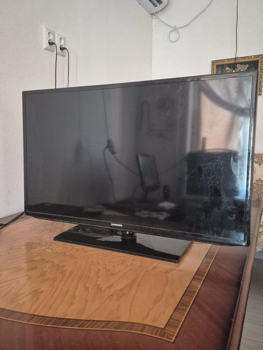 Продаю телевизор на разбор