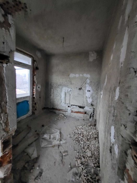 Продава се Къща в Пещера - 500 кв.м за 194 €/кв.м - Снимка #4