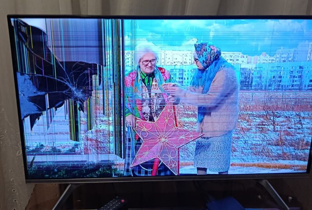 Продам телевизор на запчасти