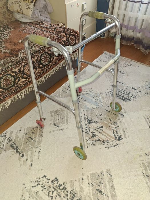 Ходунки для взрослых