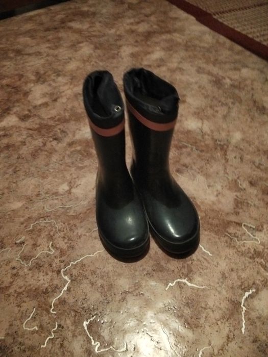 Аяк киімдер сатылады