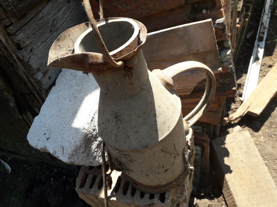 Canistră benzina veche