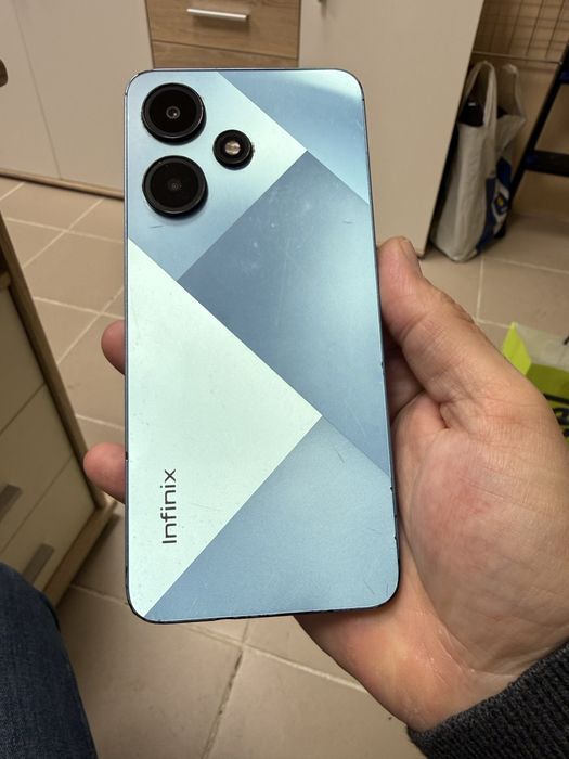 Infinix Hot 30i 4+2/128gb