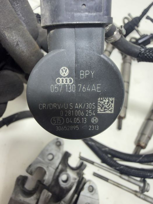 Комплект горивна система Audi VW 3.0 TDI 245 к.с. – ГНП, 6 дюзи, рейки и тръбички